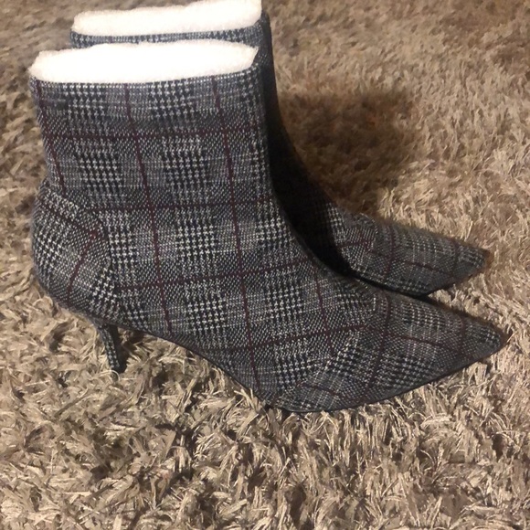 Boots - Picture 2 of 5